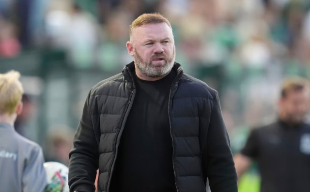 Phản ứng của Rooney và quan điểm cá nhân